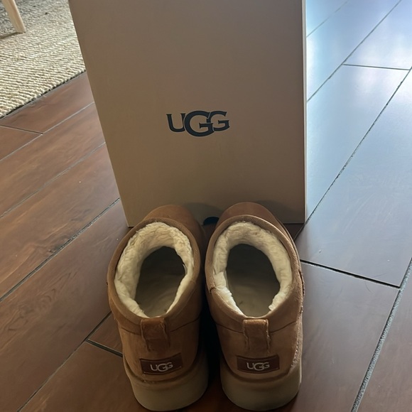 Chestnut Platform Uggs - Picture 4 of 4